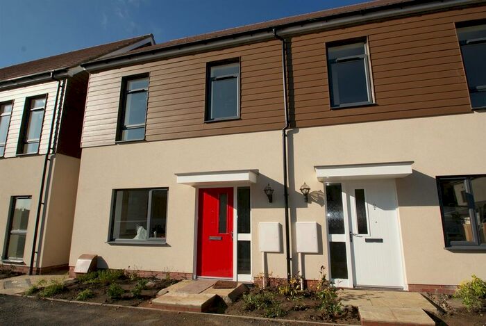 3 Bedroom Property To Rent In Belhouse Avenue, Aveley, South Ockendon, RM15