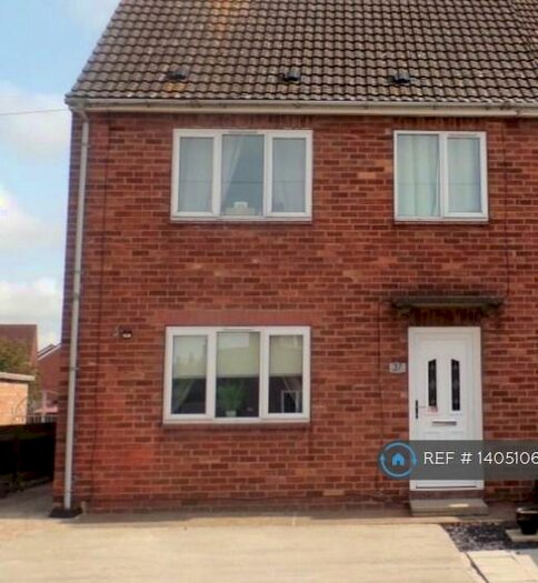 3 Bedroom Semi-Detached House To Rent In Broadley Crescent, Louth, LN11