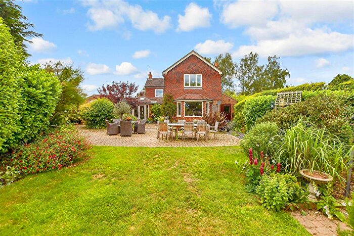 3 Bedroom Detached House For Sale In Bush Road, East Peckham, Tonbridge, Kent, TN12