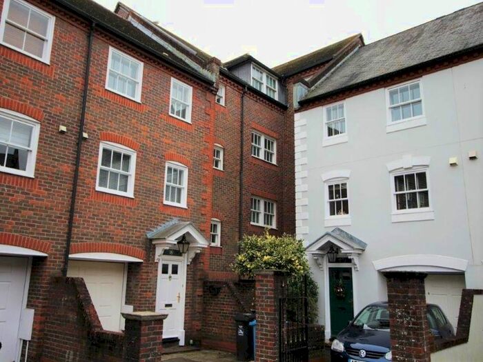 4 Bedroom Property To Rent In Barbers Gate, Thames Street, Poole, BH15