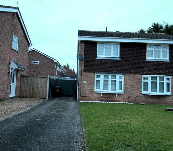 2 Bedroom Semi-Detached House To Rent In Meadow Lane, Swadlincote, DE11