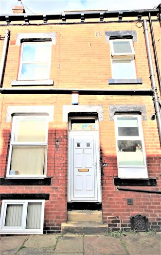3 Bedroom Terraced House To Rent In Harold Mount, Leeds, LS6