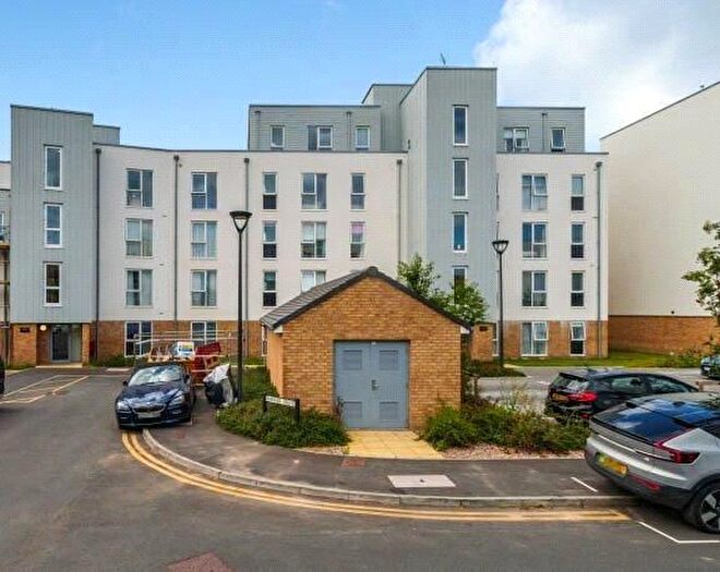 2 Bedroom Flat For Sale In Hawker Drive, Addlestone, Surrey, KT15