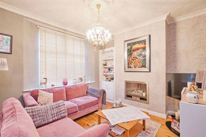 2 Bedroom End Of Terrace House For Sale In Titford Road, Oldbury, B69