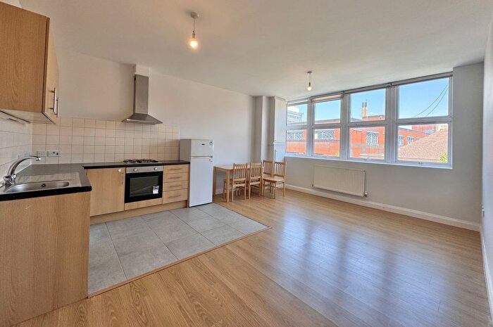 1 Bedroom Flat To Rent In High Street, Slough, SL1