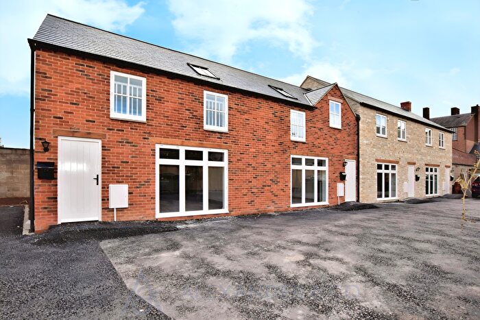 2 Bedroom Property To Rent In Cherry Tree Mews, Victoria Road, Bicester, OX26