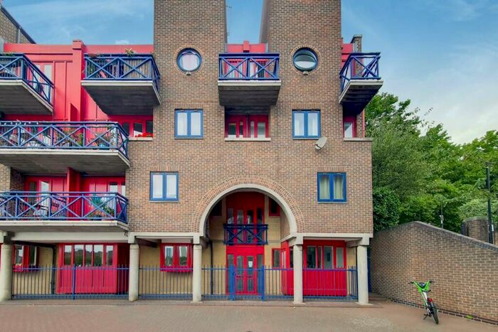 1 Bedroom Flat To Rent In Maynards Quay, Wapping, London, E1W