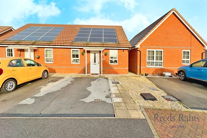 2 Bedroom Bungalow For Sale In Gardeners Lane, Barlby, Selby, North Yorkshire, YO8