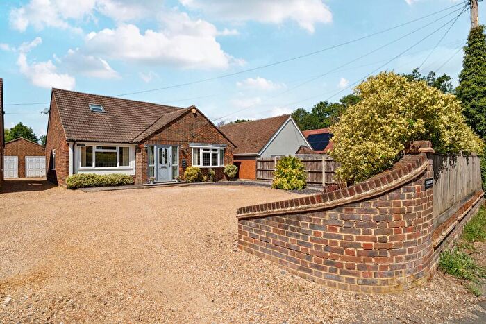 4 Bedroom Detached House For Sale In White Lane, Ash Green, Aldershot, Surrey, GU12