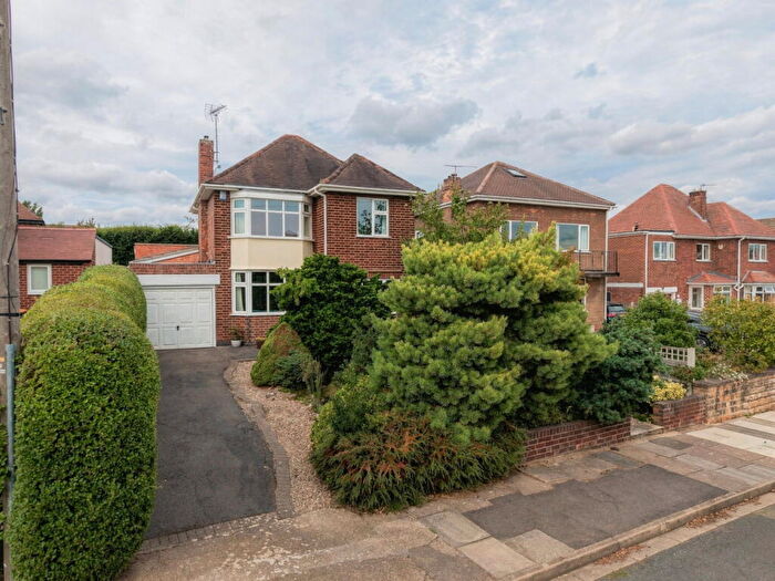 3 Bedroom Detached House For Sale In The Close, Beeston, NG9