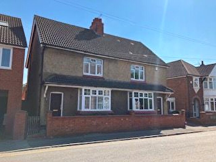 2 Bedroom Property To Rent In Bletchley, Milton Keynes, MK2