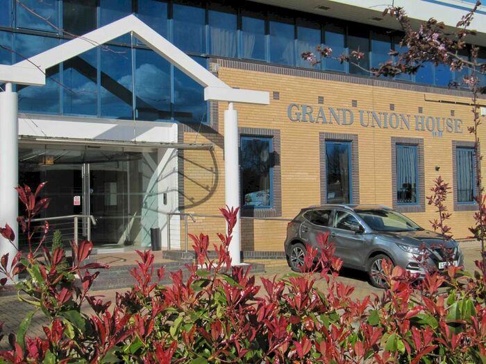 1 Bedroom Flat To Rent In Grand Union House, The Ridgeway, Iver, Buckinghamshire, SL0