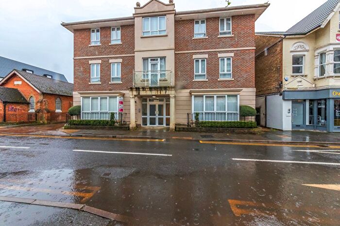 1 Bedroom Flat To Rent In York Road, Maidenhead, SL6