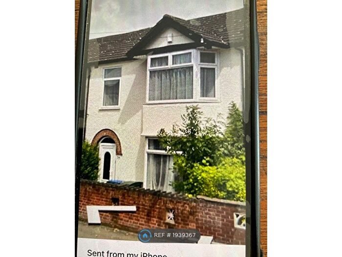 3 Bedroom Terraced House To Rent In Queensland Avenue, Coventry, CV5