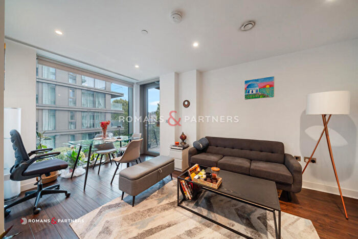 1 Bedroom Apartment To Rent In Rosemary Place, Tower Hill, E1