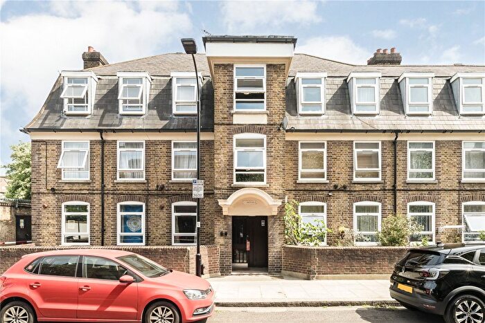 3 Bedroom Flat To Rent In Wyfold Road, Fulham, SW6