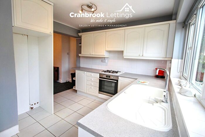 3 Bedroom End Of Terrace House To Rent In Bellevue Road, Romford, RM5