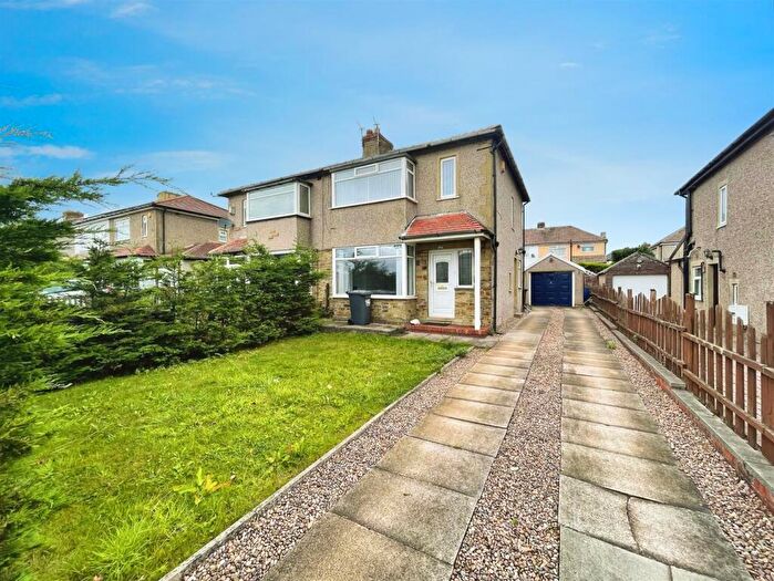 3 Bedroom Semi-Detached House For Sale In Wrose Road, Bradford, BD2