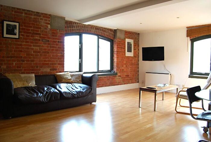 2 Bedroom Flat To Rent In Silverdale House, Sydenham, SE26