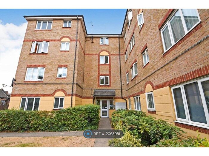 2 Bedroom Flat To Rent In Culpepper Close, London, N18