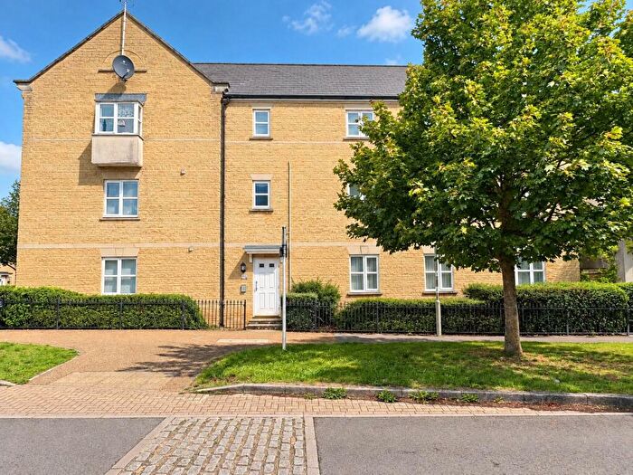 2 Bedroom Flat To Rent In Elmhurst Way, Carterton, Oxfordshire, OX18
