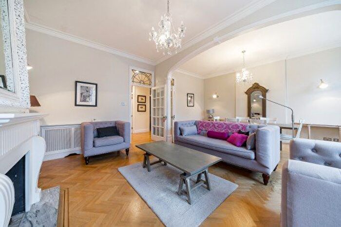 4 Bedroom Flat To Rent In Kensington High Street, Kensington, W8