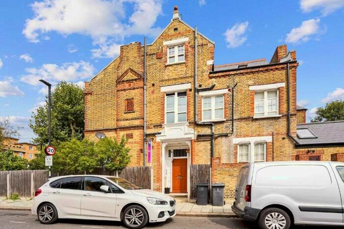 1 Bedroom Flat To Rent In Kings Avenue, Clapham, London, SW4
