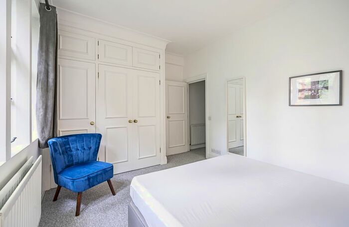 2 Bedroom Flat To Rent In Church Close, Kensington Church Street, London, W8