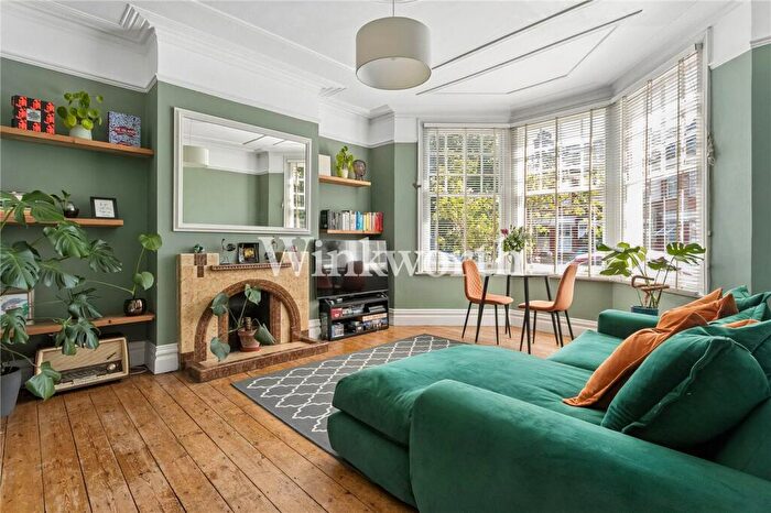 1 Bedroom Apartment For Sale In Belsize Avenue, London, N13