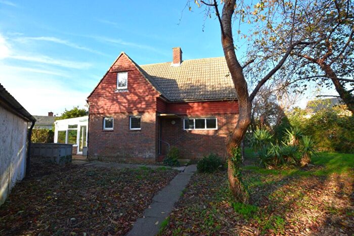 3 Bedroom Detached House For Sale In Castle Drive, BN24