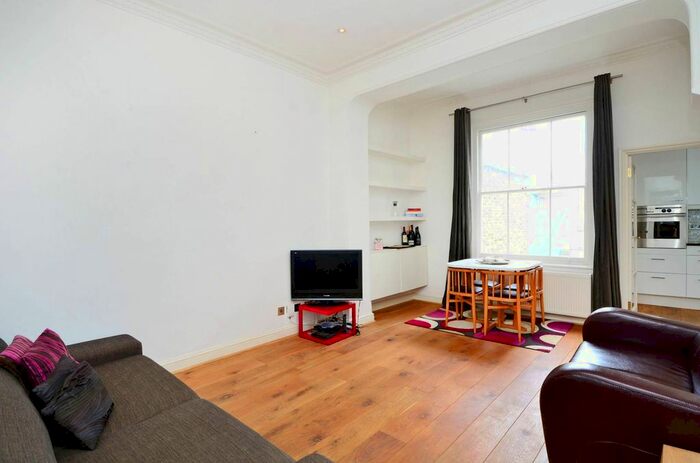 2 Bedroom Flat To Rent In Queens Gate Terrace, South Kensington, London, SW7
