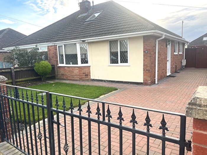 3 Bedroom Bungalow For Sale In Lavenham Road, Grimsby, DN33