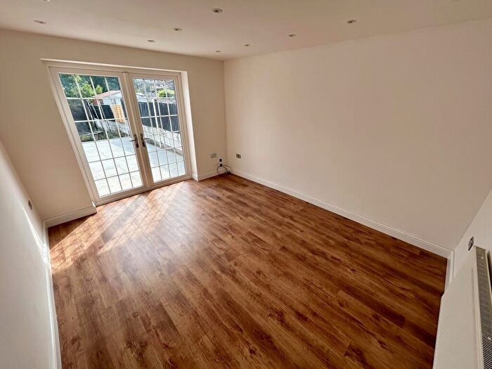 3 Bedroom Semi Detached House To Rent In Regent Road, Tividale, Oldbury, B69