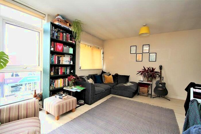 2 Bedroom Flat To Rent In High Road, Loughton, IG10