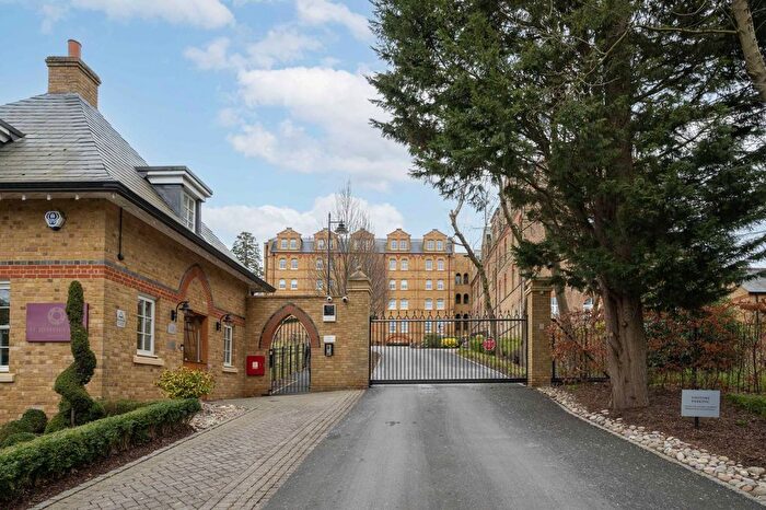 4 Bedroom Property To Rent In Holborn Close, Mill Hill, London, NW7