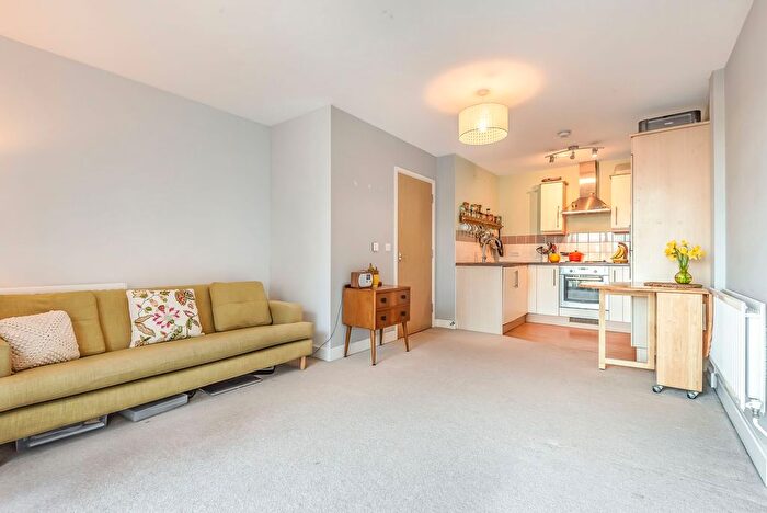 1 Bedroom Flat To Rent In Crecy Court, Hotspur Street, SE11