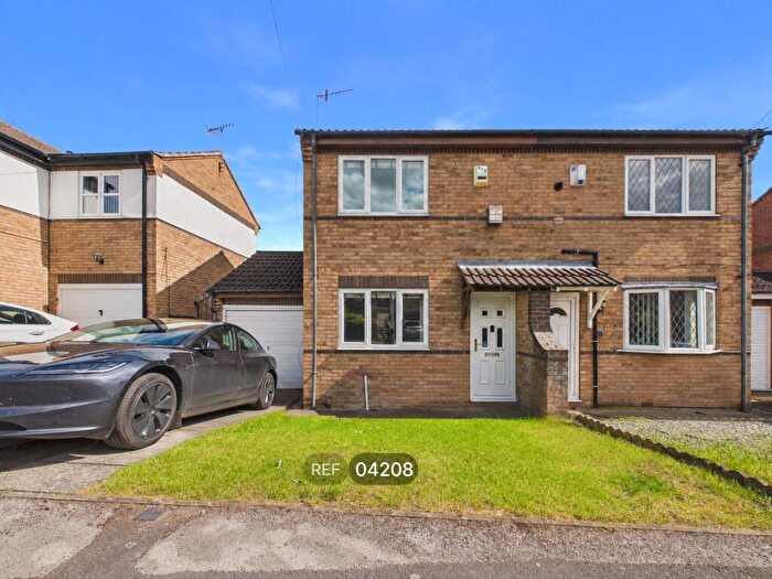 2 Bedroom Semi Detached House To Rent In Britannia Avenue, Basford, Nottingham, NG6