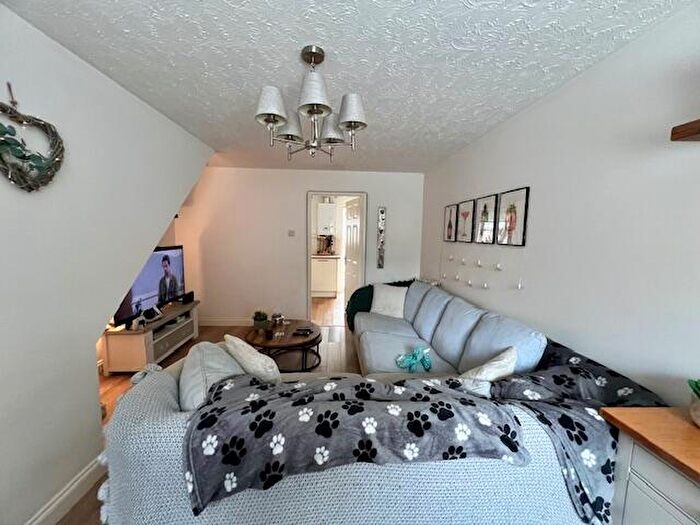 2 Bedroom House To Rent In Clos Eiddiw, Cardiff, CF5