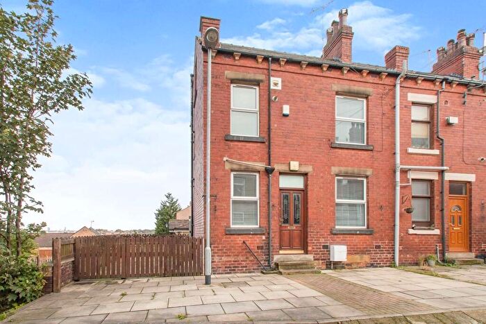 2 Bedroom End Of Terrace House To Rent In Sunny Grove, Churwell, Morley, Leeds, LS27