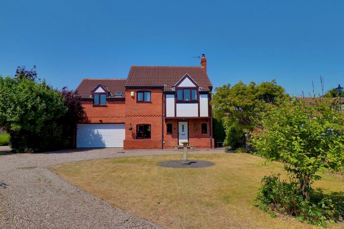 4 Bedroom Detached House For Sale In King Rudding Close, Riccall, York, YO19