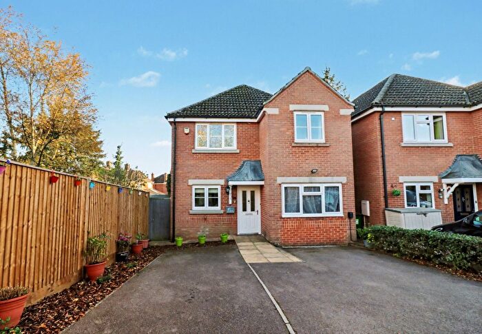 4 Bedroom Detached House For Sale In Lower Northam Road, Hedge End, SO30