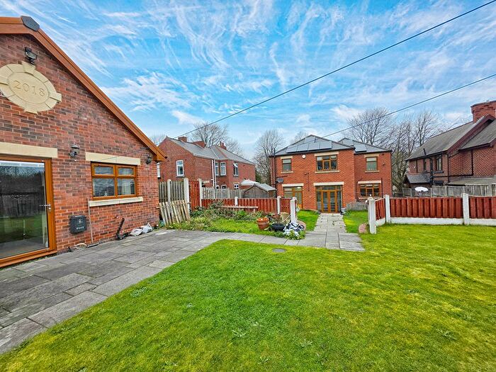 5 Bedroom Detached House For Sale In Summer Lane, Wombwell, Barnsley, S73