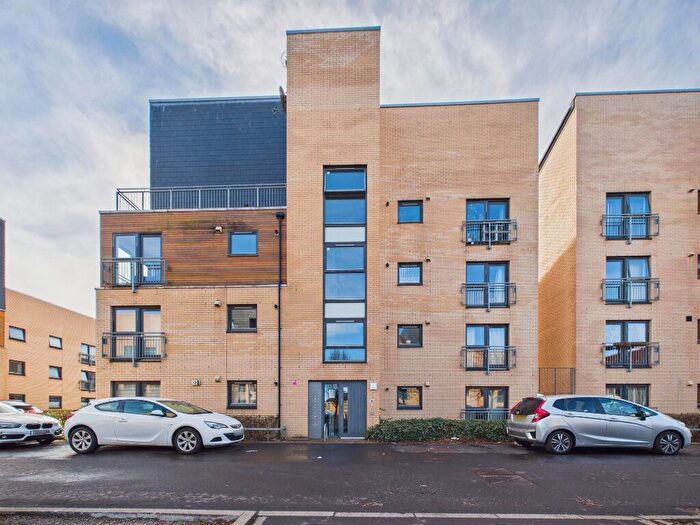 2 Bedroom Flat To Rent In Moffat Way, Niddrie, Edinburgh, EH16