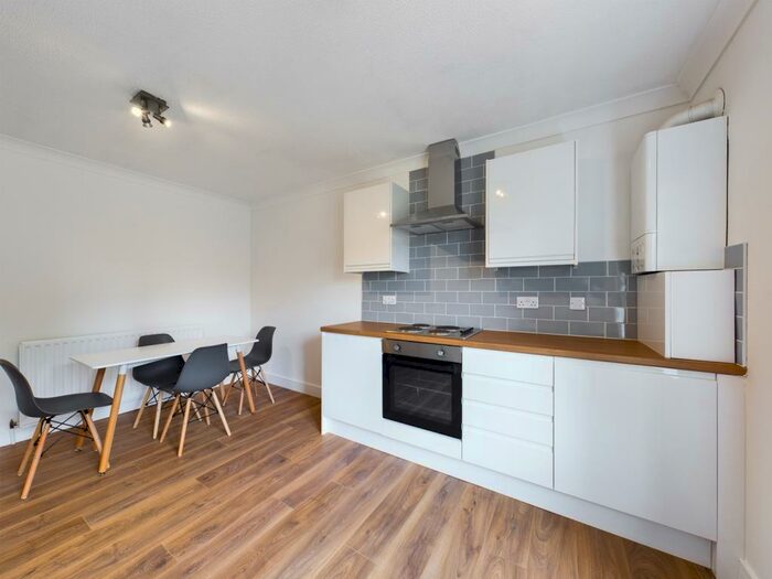 2 Bedroom Apartment To Rent In Ha'Penny Bridge Way, Victoria Dock, HU9