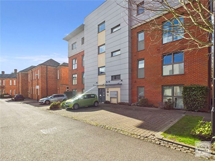 2 Bedroom Flat For Sale In Longley Road, Chichester, PO19
