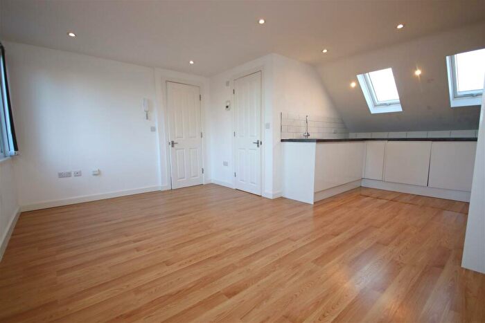 2 Bedroom Apartment To Rent In Roseford Road, Cambridge, CB4