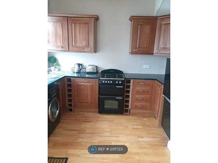 2 Bedroom Terraced House To Rent In Woodside Place, Leeds, LS4