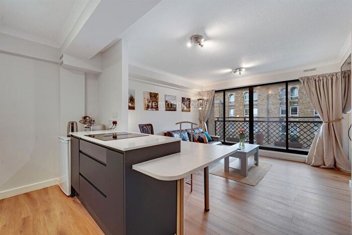 1 Bedroom Flat To Rent In Waterloo Gardens, Milner Square, Islington, N1