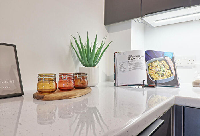 1 Bedroom Apartment For Sale In High Street, Wickford, Essex, SS12