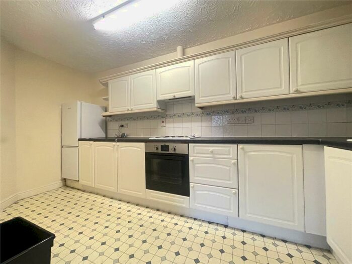 2 Bedroom Flat To Rent In Corinthian Court, Alcester, Warwickshire, B49